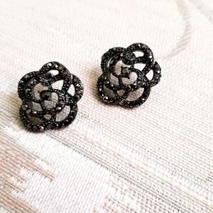 Flower earring black pave crystals NWOT